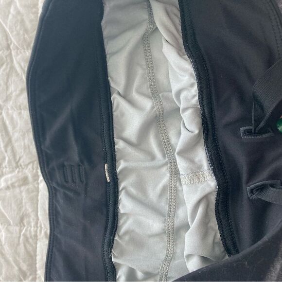 Lululemon Grey drawstring athletic running shorts 10” size medium - Picture 8 of 9